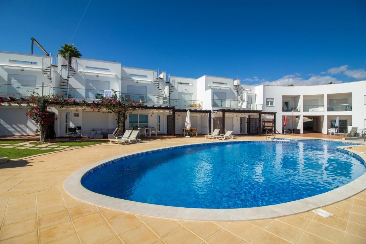 Cliff-Top Townhouse With Stunning Ocean Views カルヴォエイロ エクステリア 写真